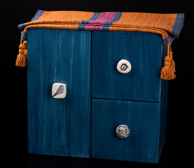 Cajonera Artesanal de Madera con Agarraderas de Cerámica